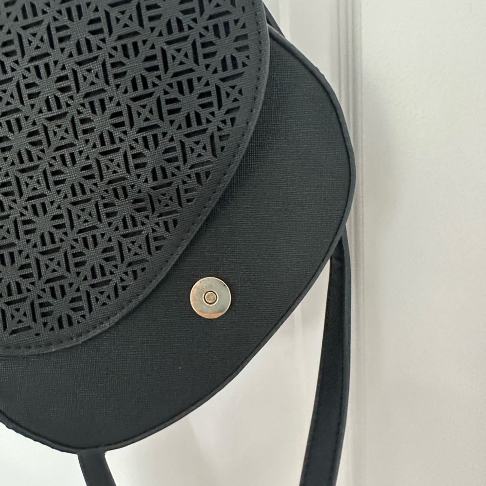black handbag